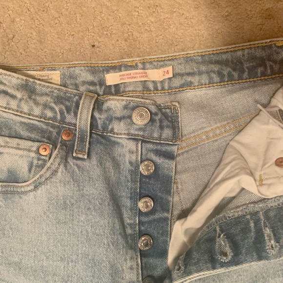 Levi’s Ribcage Jeans - Picture 3 of 4